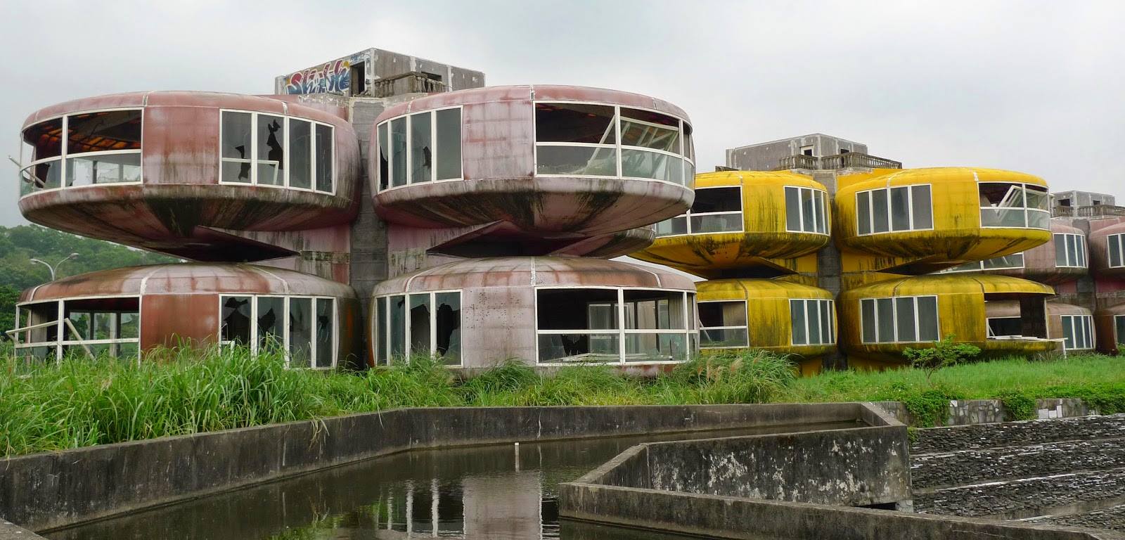 Shanzi, el resort de los muertos vivientes I Francisco Camino.